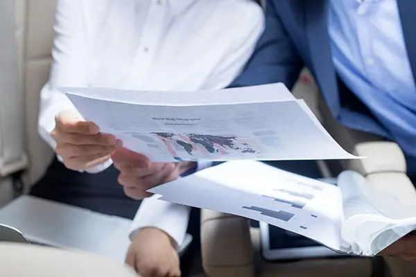 附近剪发美食店在哪里